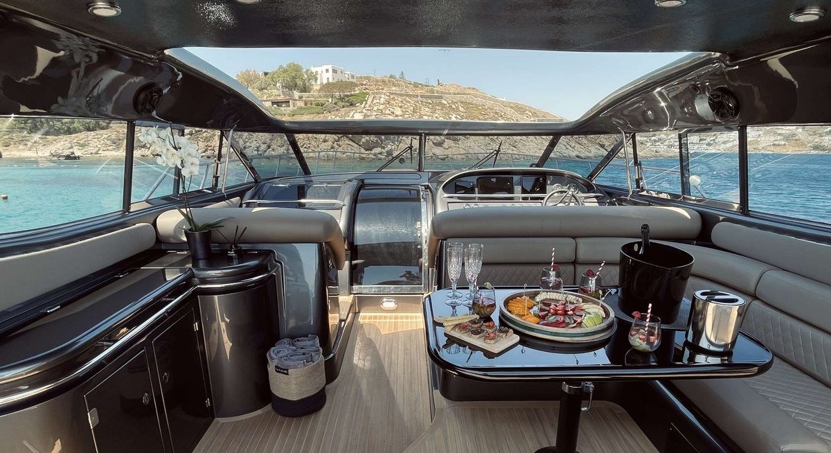 007 yacht charter 2