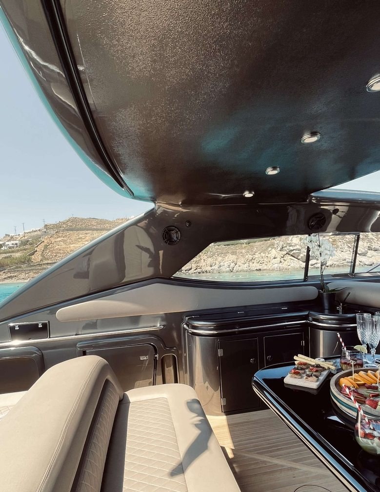 007 yacht charter 3
