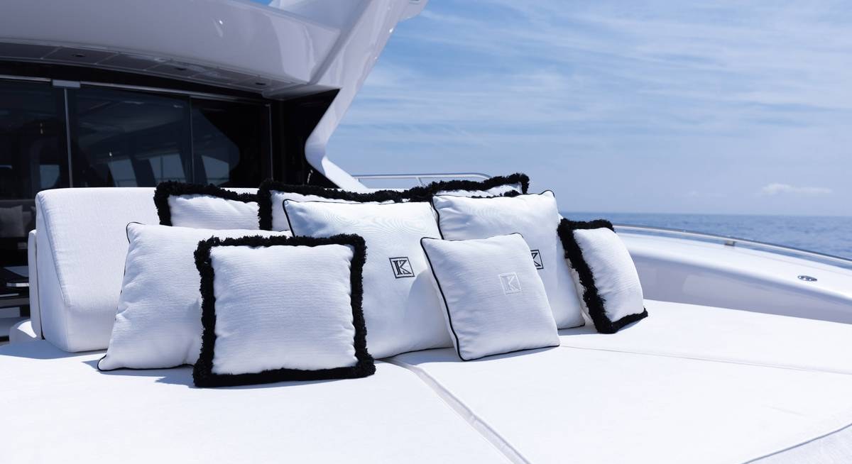 1K yacht charter 4