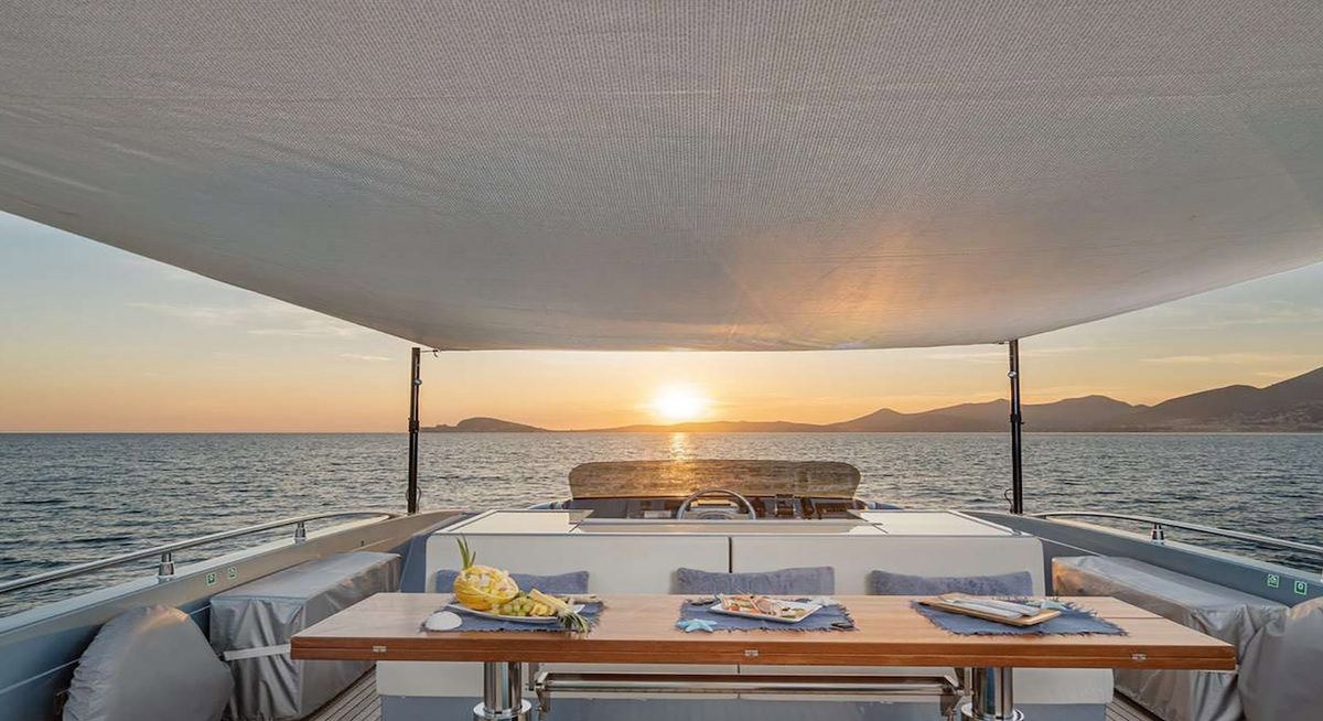 55 FIFTYFIVE yacht charter 3
