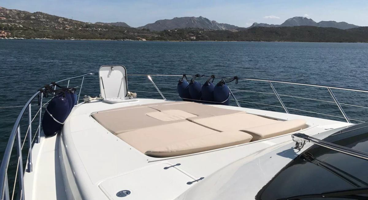 7 ZERO yacht charter 3
