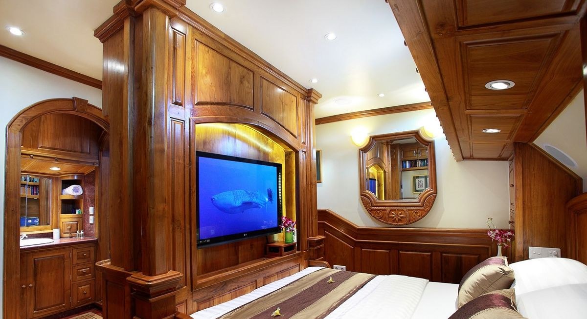 ADELAAR yacht charter 5