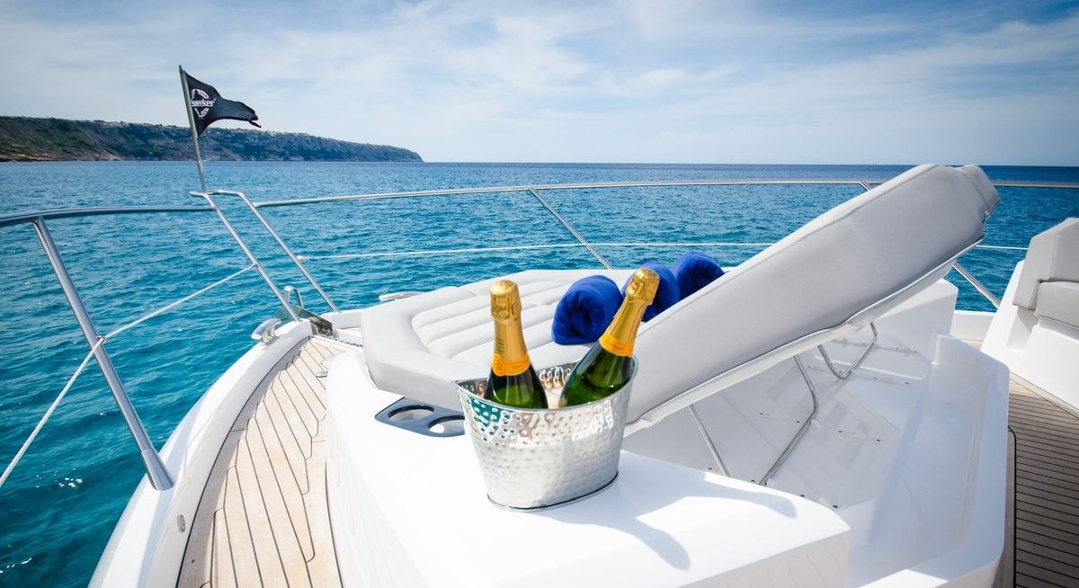 ADRIANO yacht charter 3