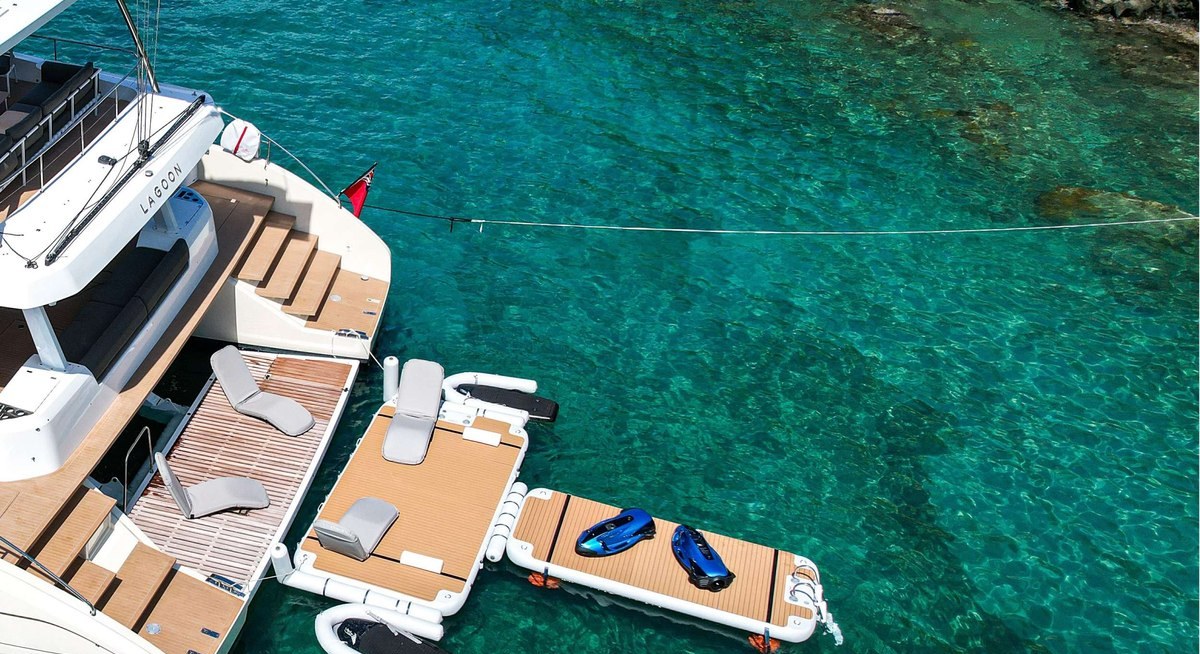 AEOLUS yacht charter 5
