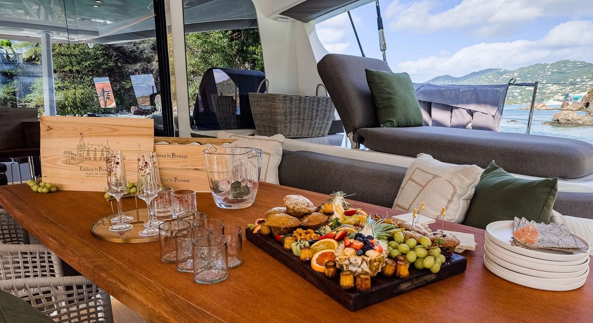 AEOLUS yacht charter 4