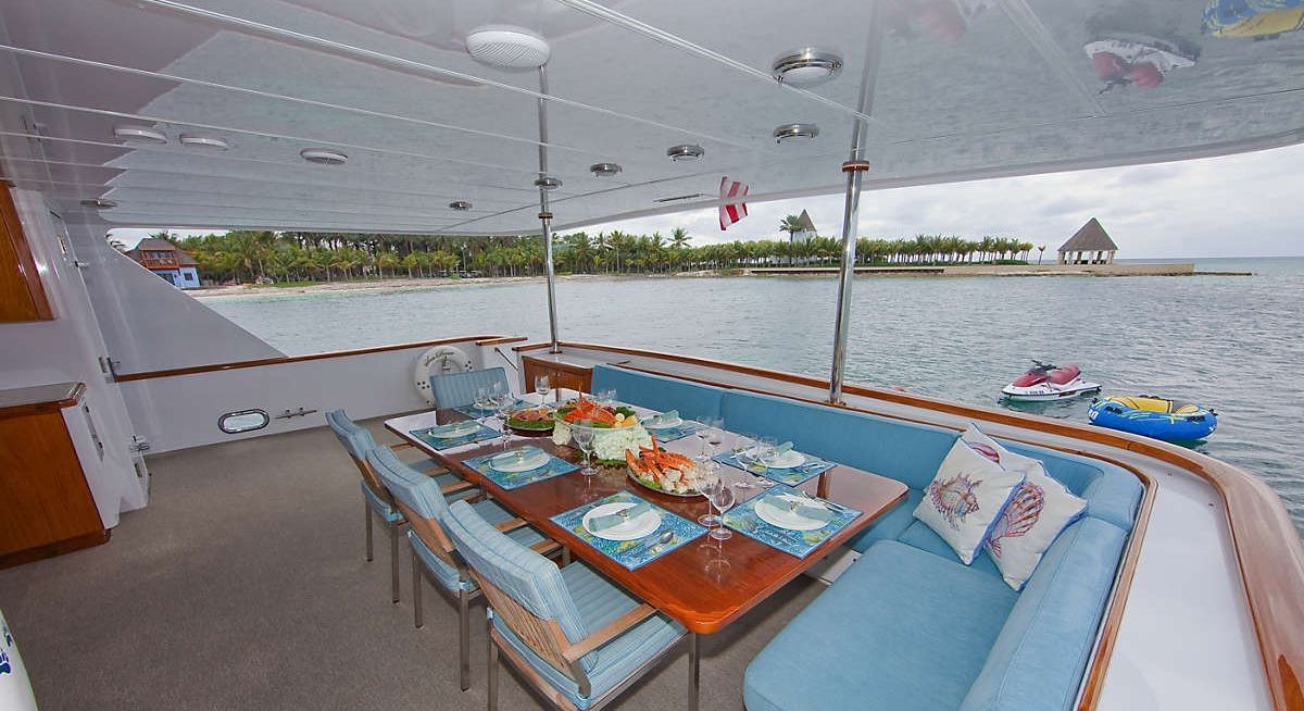 AFTERGLOW yacht charter 4