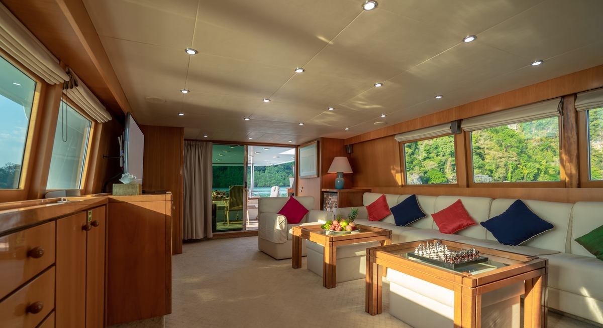 AJAO yacht charter 4