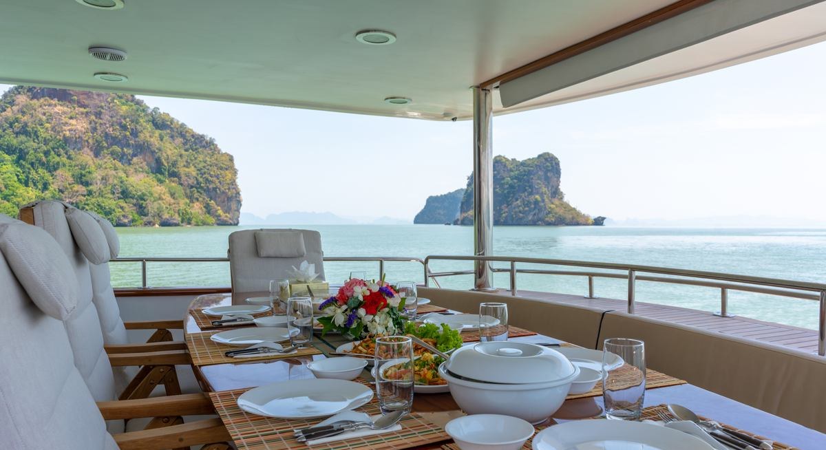 AJAO yacht charter 3