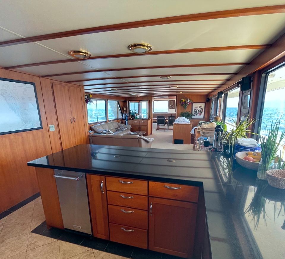 ALASKAN STORY yacht charter 3