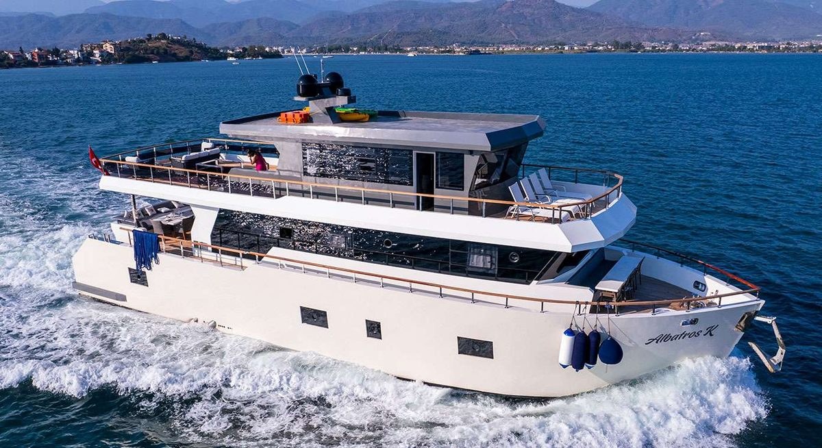ALBATROS EXPLORER YACHT CHARTER yacht charter