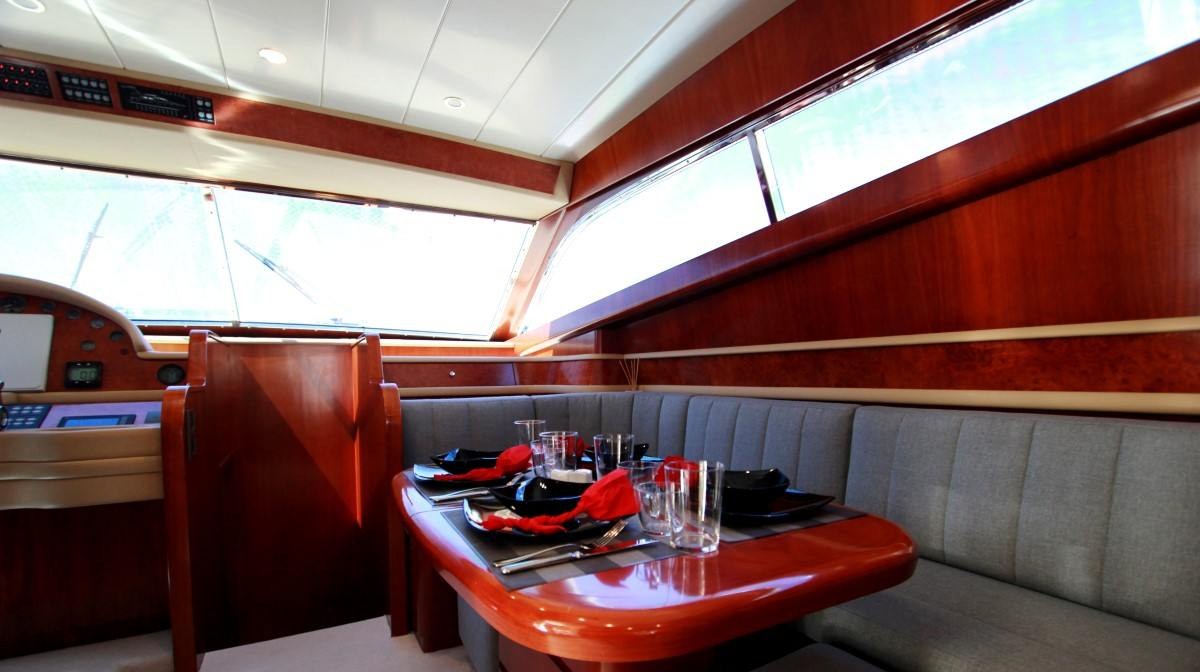 ALBATROS yacht charter 3