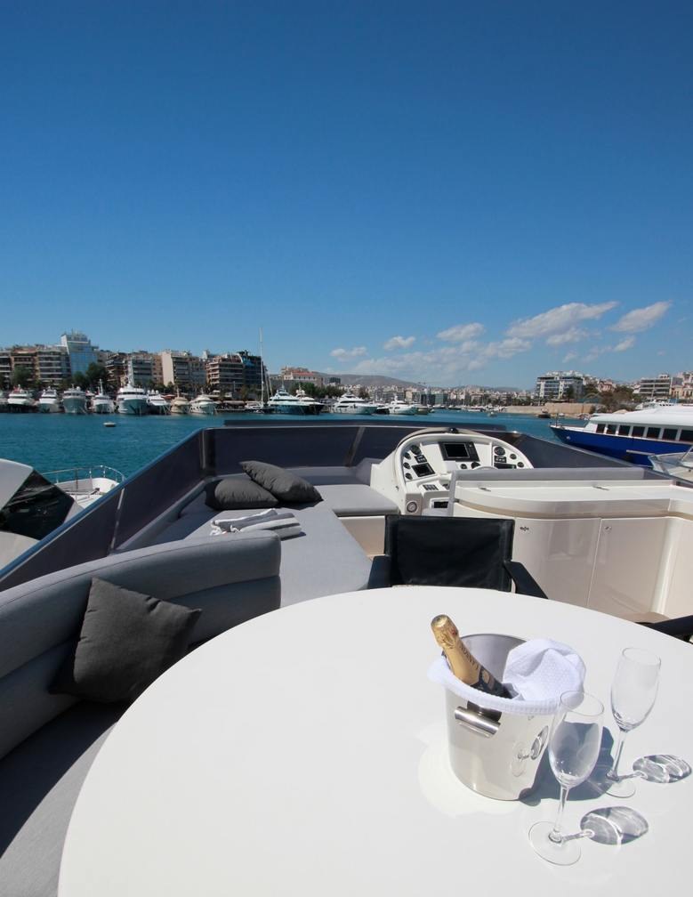 ALBATROS yacht charter 2