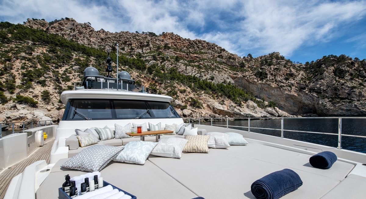 ALBERRY yacht charter 2