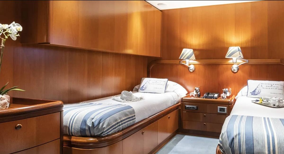 ALCOR yacht charter 5