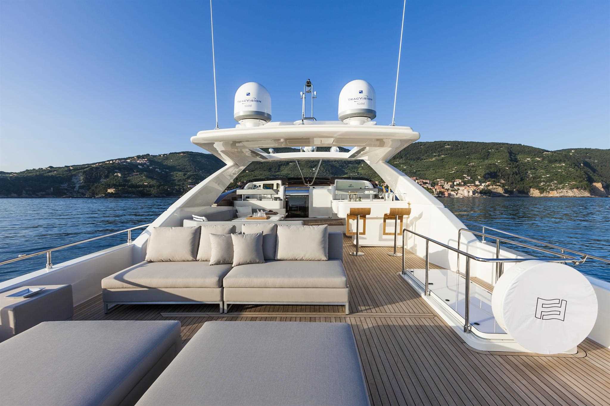 ALEKSANDRA yacht charter 4