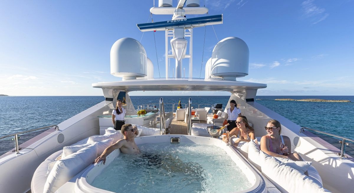 ALESSANDRA III yacht charter 2