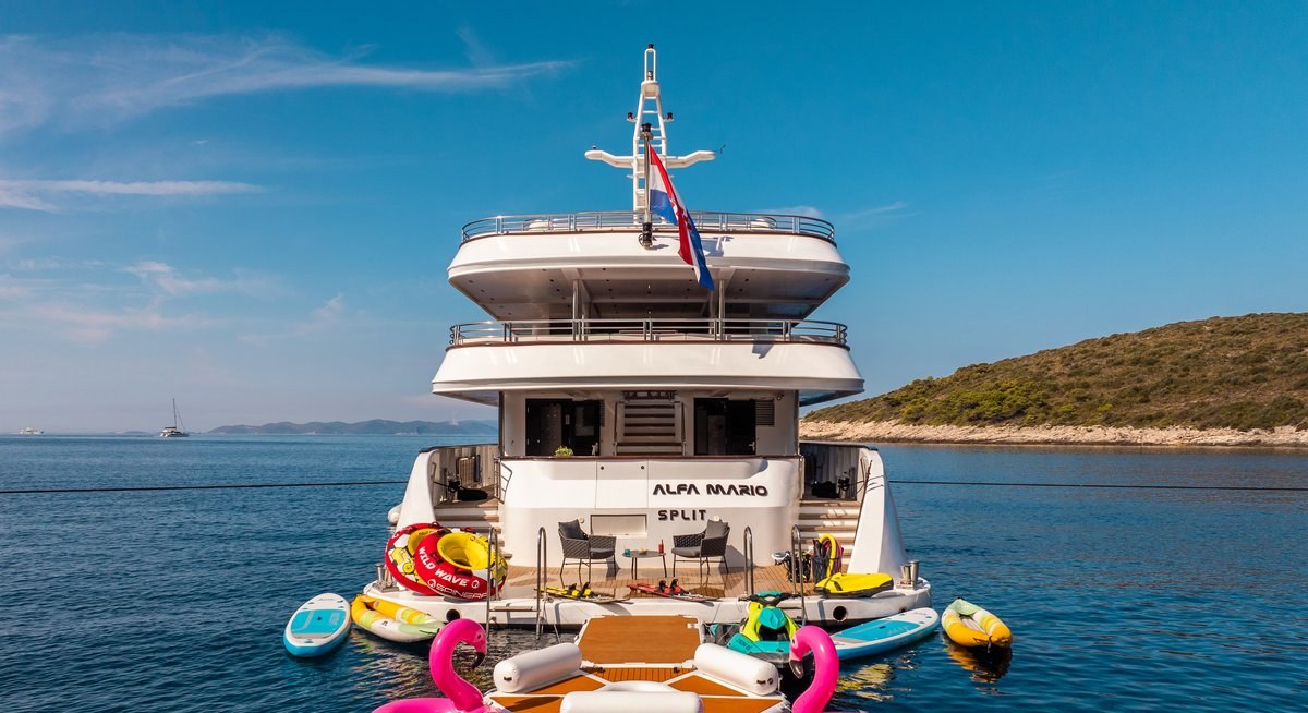 ALFA MARIO yacht charter 4