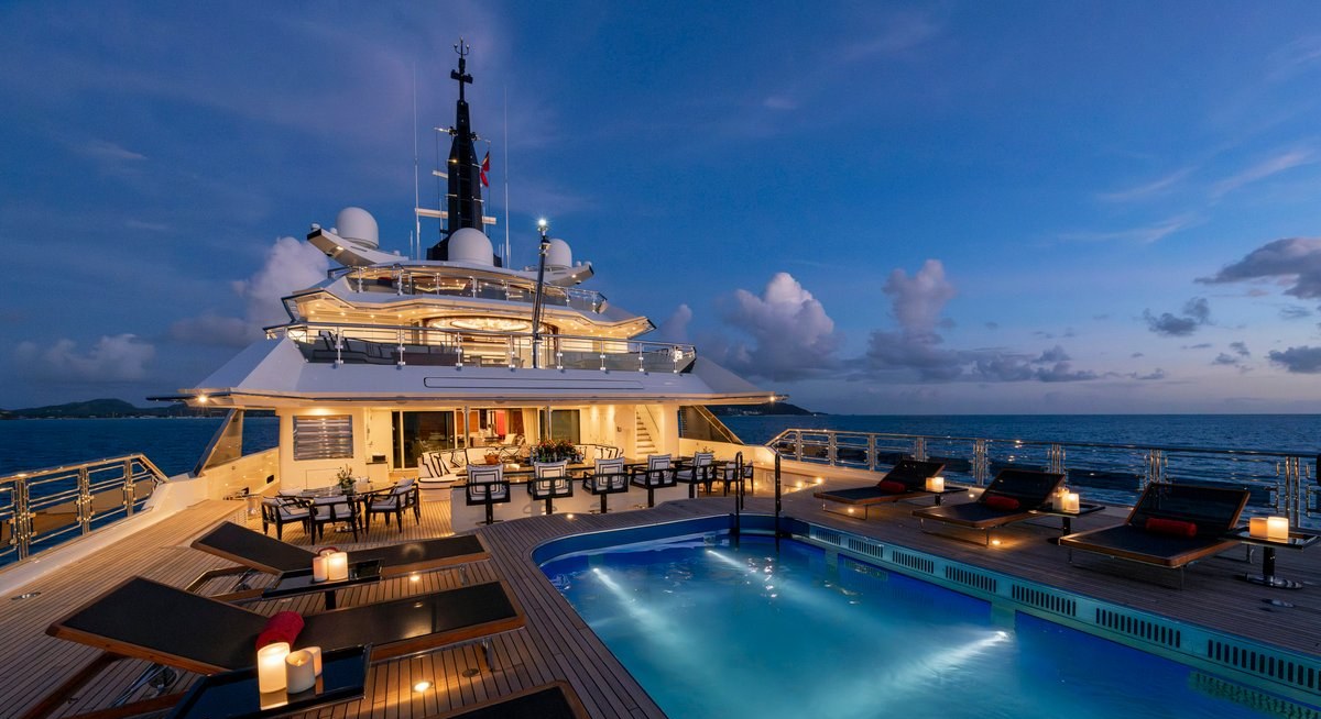 ALFA NERO yacht charter 3