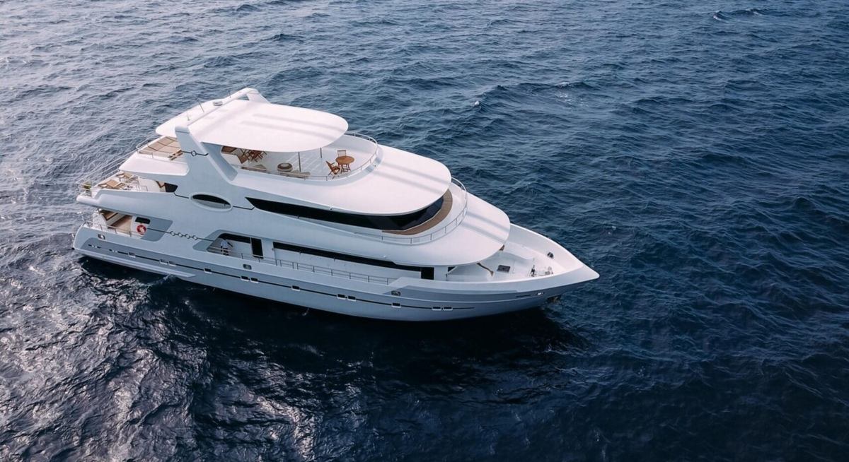 ALICE yacht charter 5