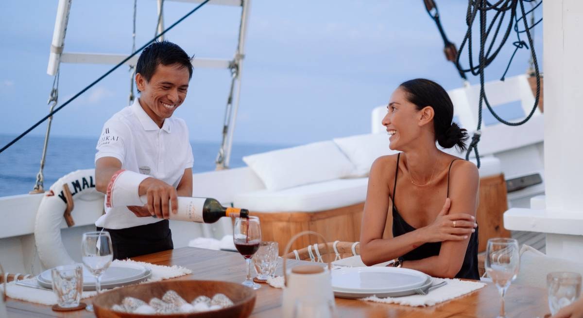 ALIIKAI yacht charter 3