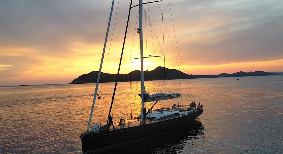 ALIX yacht charter 4