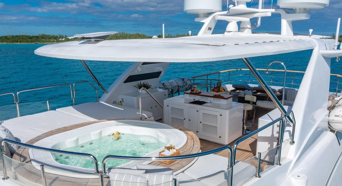 ALLORA yacht charter 2
