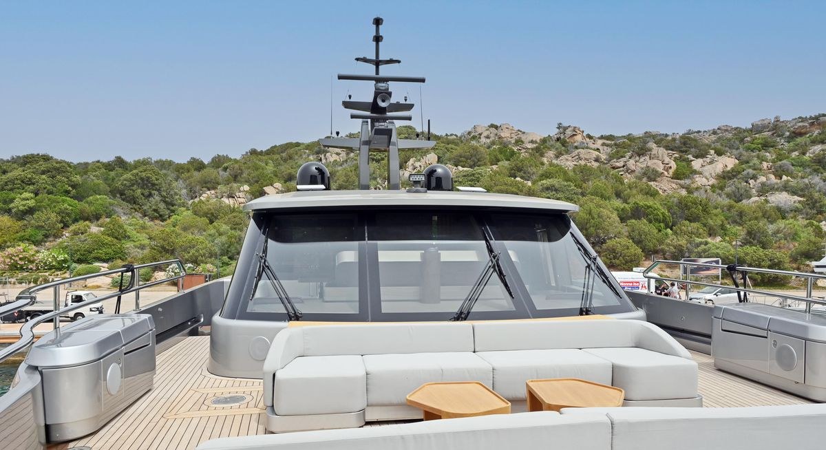 ALMA III yacht charter 2
