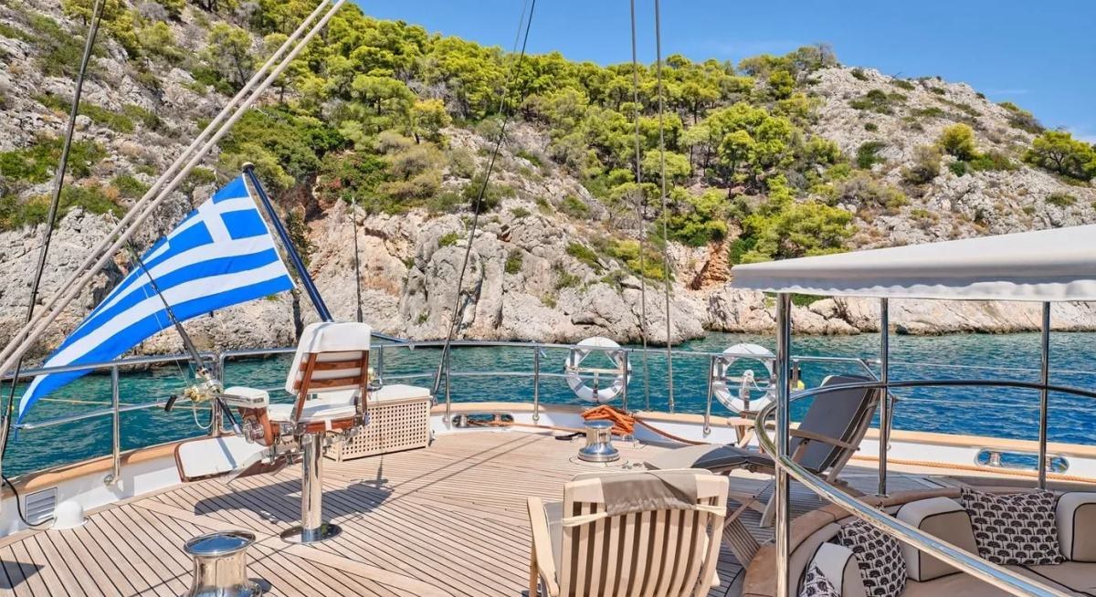 ALMYRA II yacht charter 2