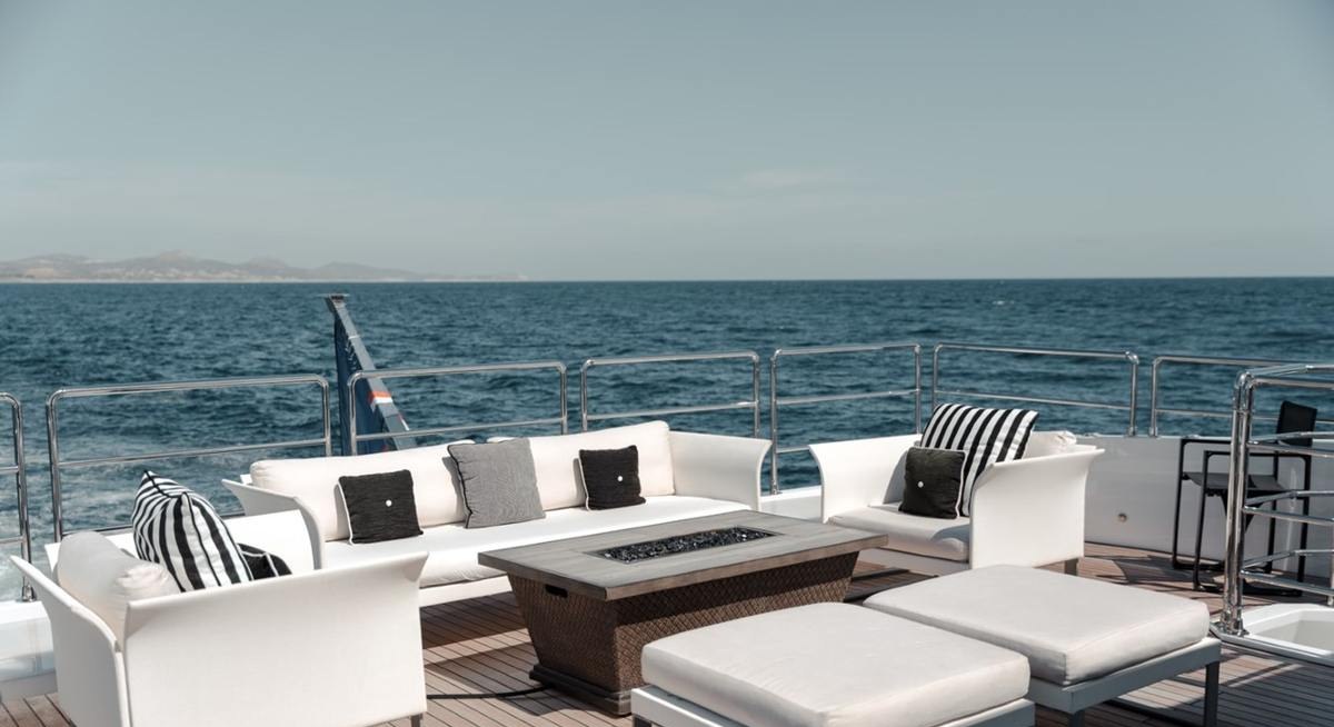 ALTAVITA yacht charter 3