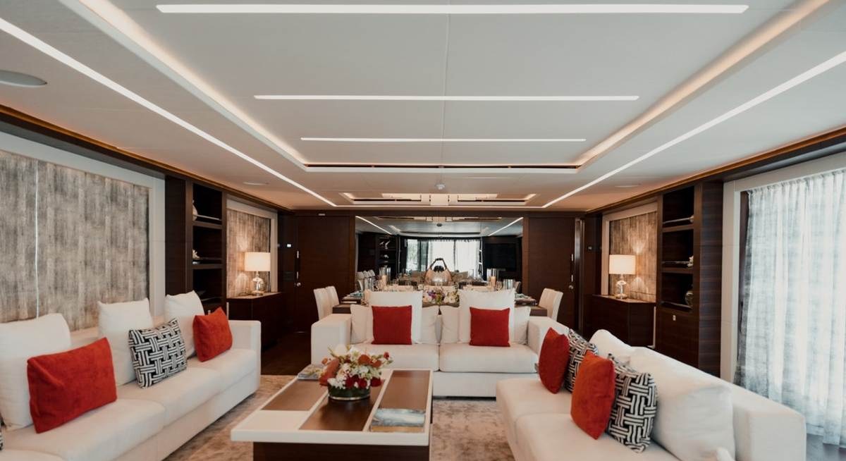 ALTAVITA yacht charter 5