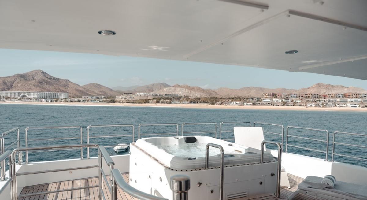ALTAVITA yacht charter 2