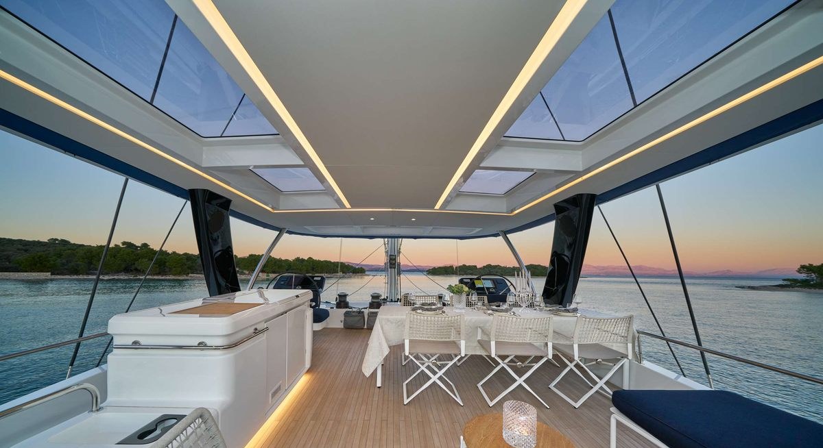 AMADA MIA yacht charter 2