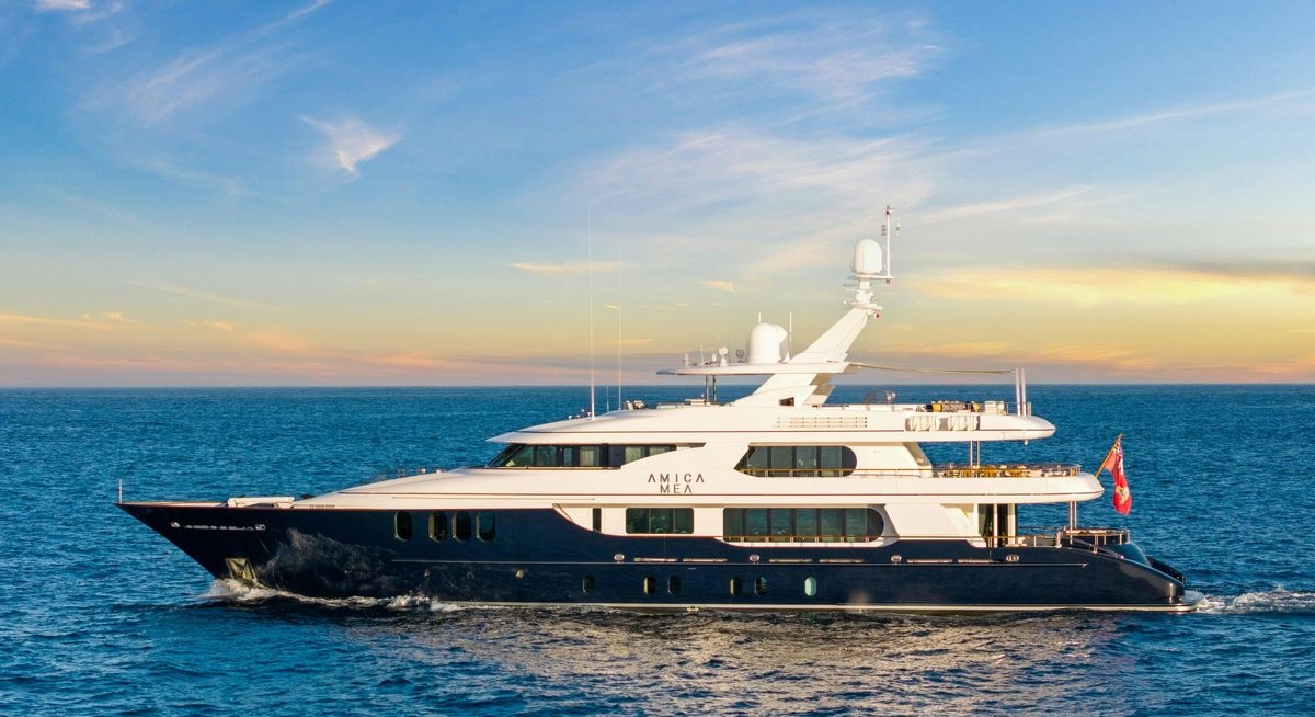 AMICA MEA yacht charter 1