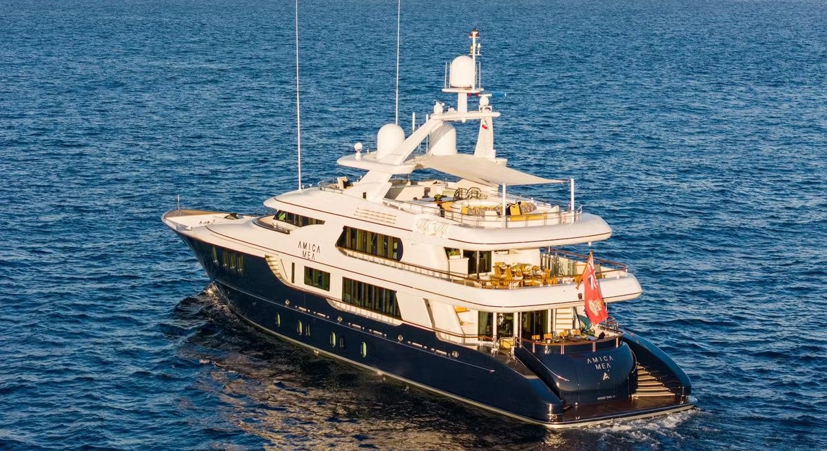 AMICA MEA yacht charter 5