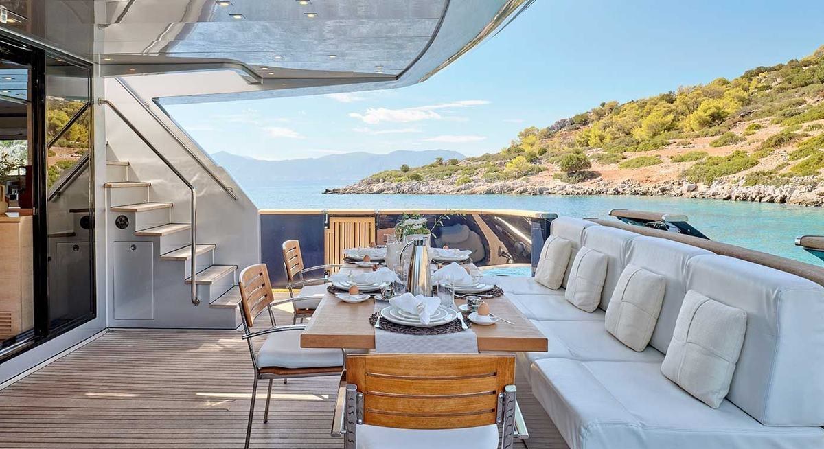AMICI PER SEMPRE yacht charter 4