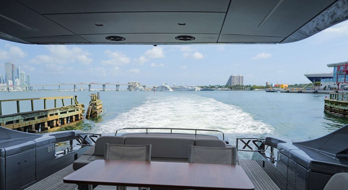 AMICI yacht charter 4
