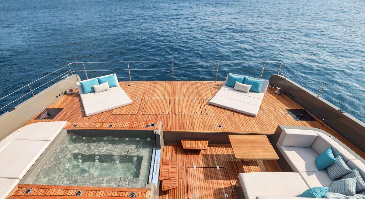 AMITATU yacht charter 2