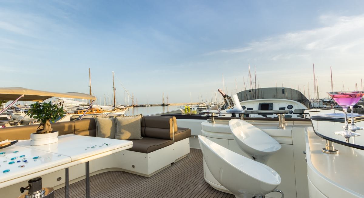 AMORAKI yacht charter 3