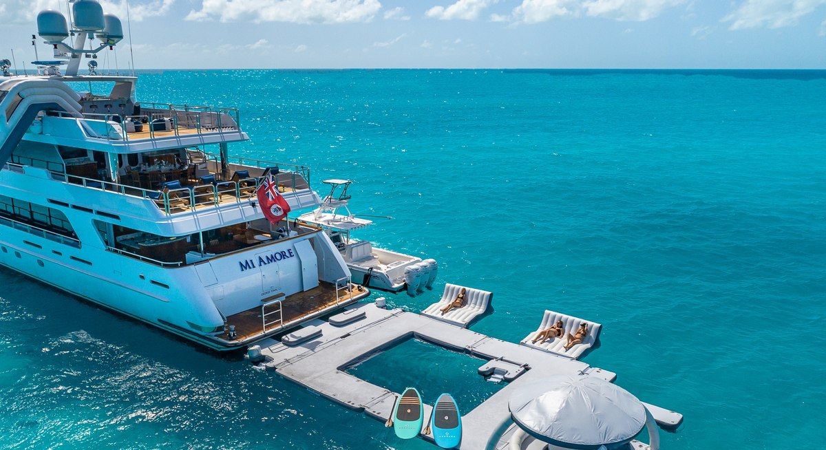 AMORE yacht charter 5