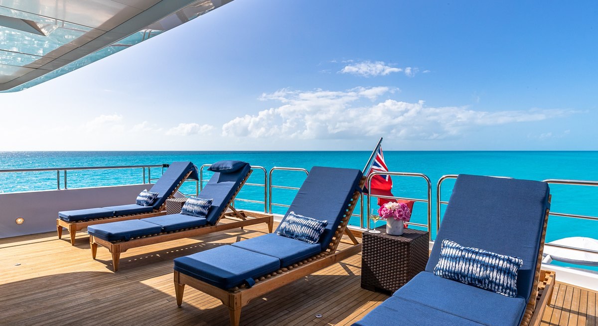 AMORE yacht charter 4