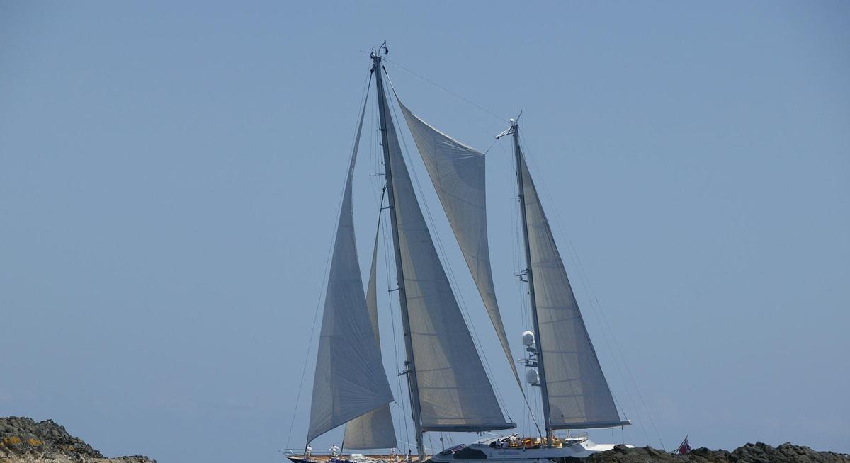 ANDROMEDA LA DEA yacht charter 3