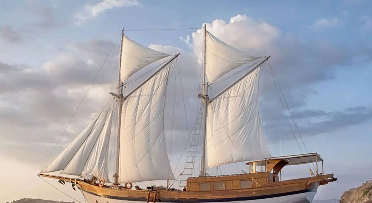 ANNE BONNY yacht charter 1