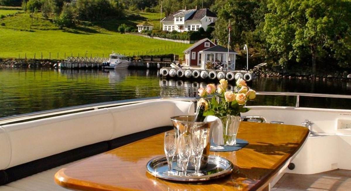 ANNE VIKING yacht charter 3