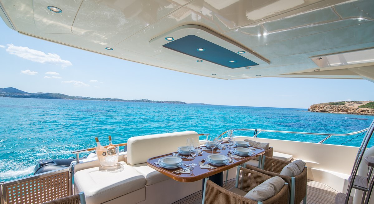 ANTAMAR II yacht charter 4