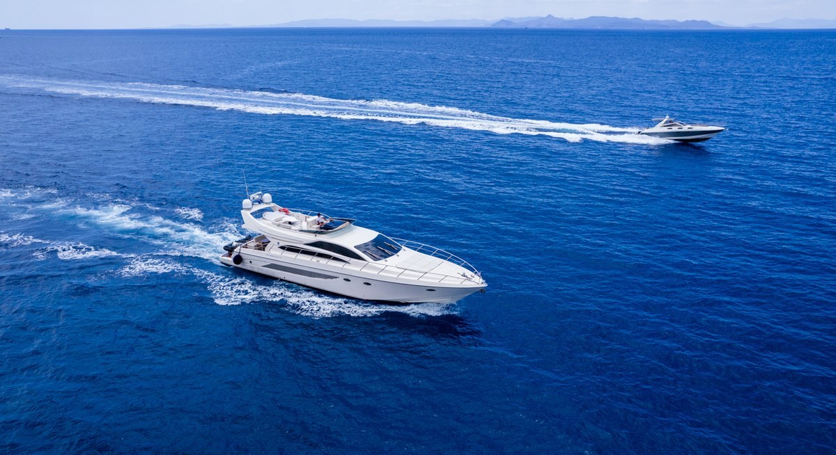 ANTAMAR II yacht charter 5