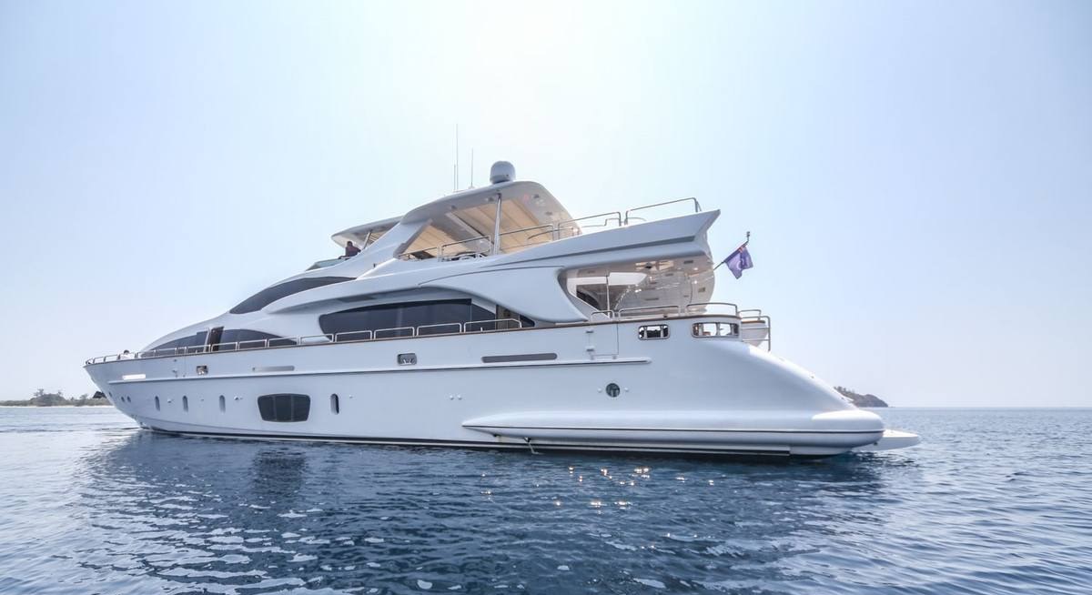 ANTONIA II yacht charter 2