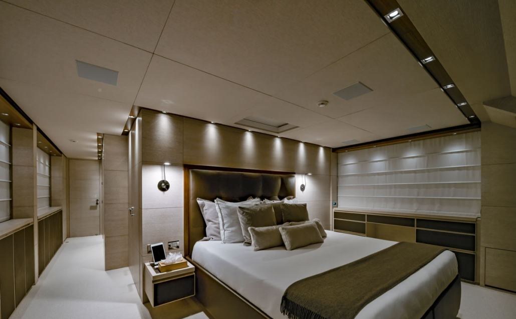 ANYTHING GOES V yacht charter 3