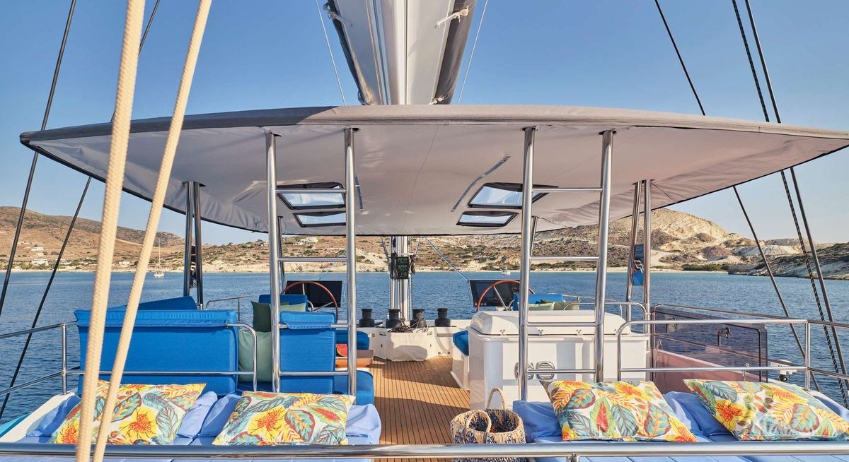 APHAEA yacht charter 3