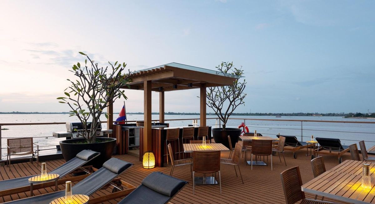 AQUA MEKONG yacht charter 4