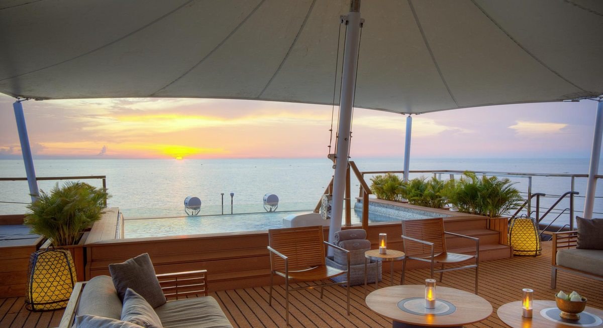 AQUA MEKONG yacht charter 3